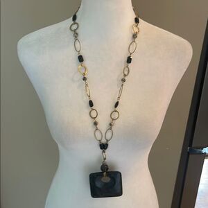 Vintage Elegant Black and Gold Necklace